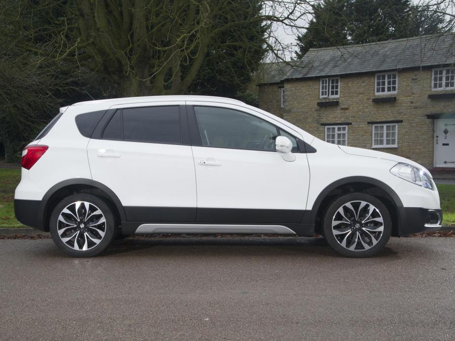  Suzuki SX4 S-Cross 2013 года  (UK) (фото 11 из 19)